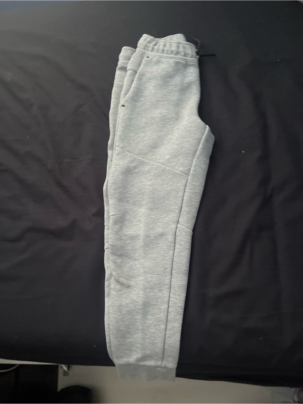 Kids Gray niketech very comfortable very nice